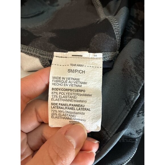 Under Armour Womens S HeatGear Compression Leggings Black Gray Camo Athletic - Picture 5 of 5